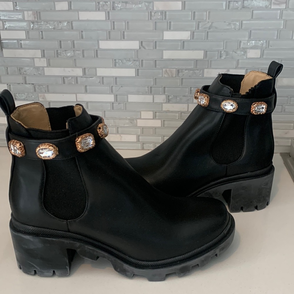 Brand New, Black, size 9, Steve Madden Amulet booties
